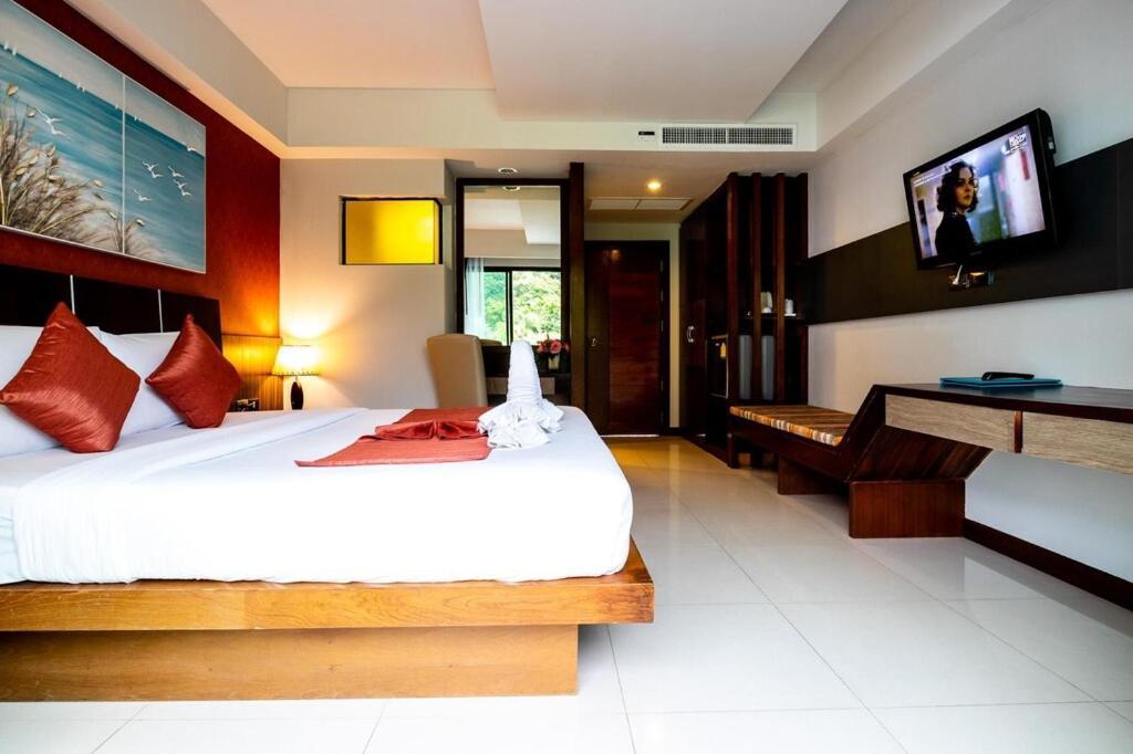 Dipantai Boutique Beach Resort Patong Bagian luar foto